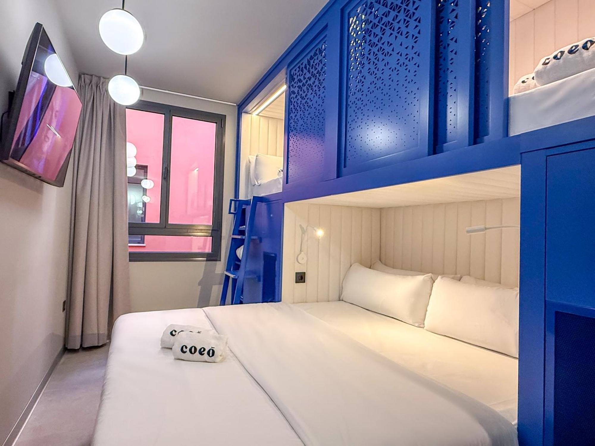 Coeo Hernan Ruiz Rooftop Pool Hostel Malaga Bilik gambar