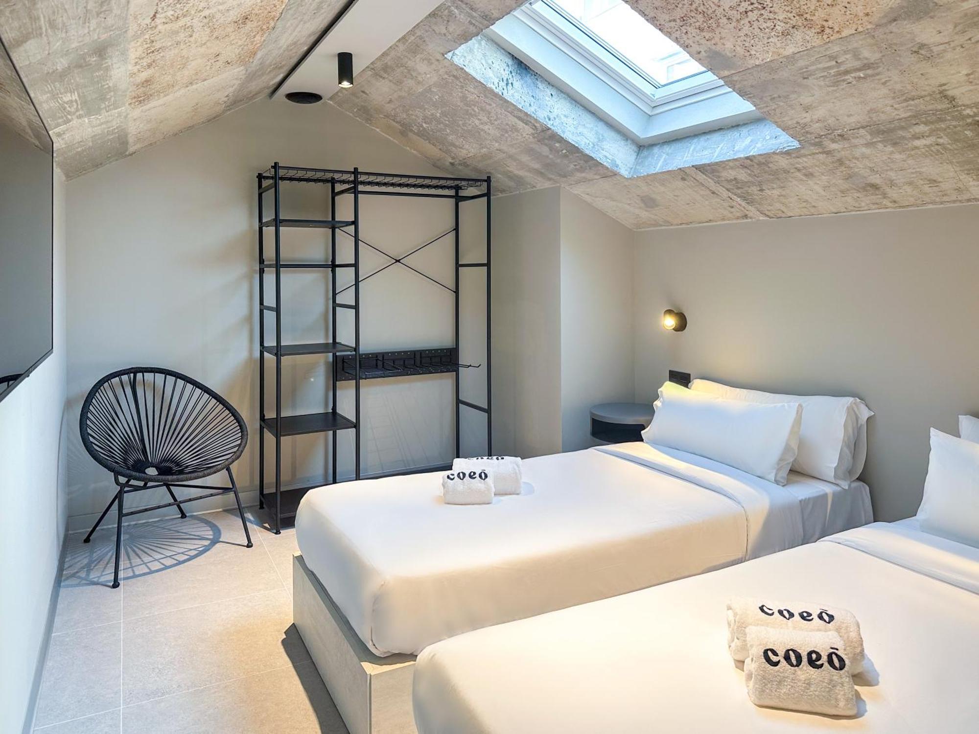 Coeo Hernan Ruiz Rooftop Pool Hostel Malaga Bilik gambar